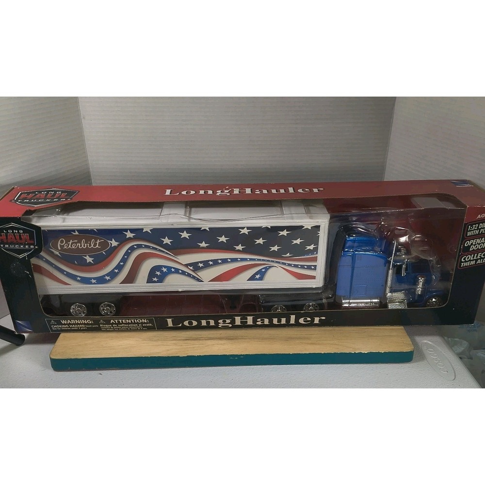New-Ray Toys 1:32 Scale Patriotic Peterbilt Long Hauler Truck NIB